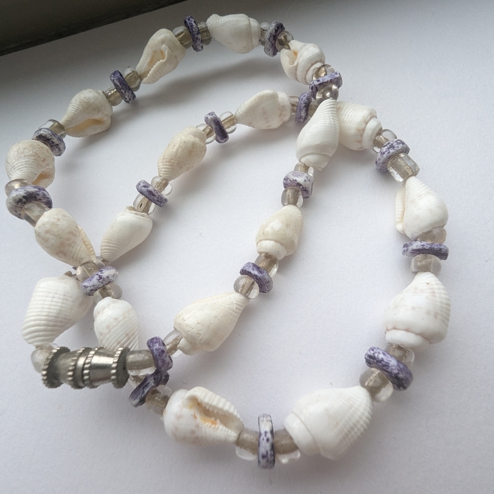 Shell necklace white and blue